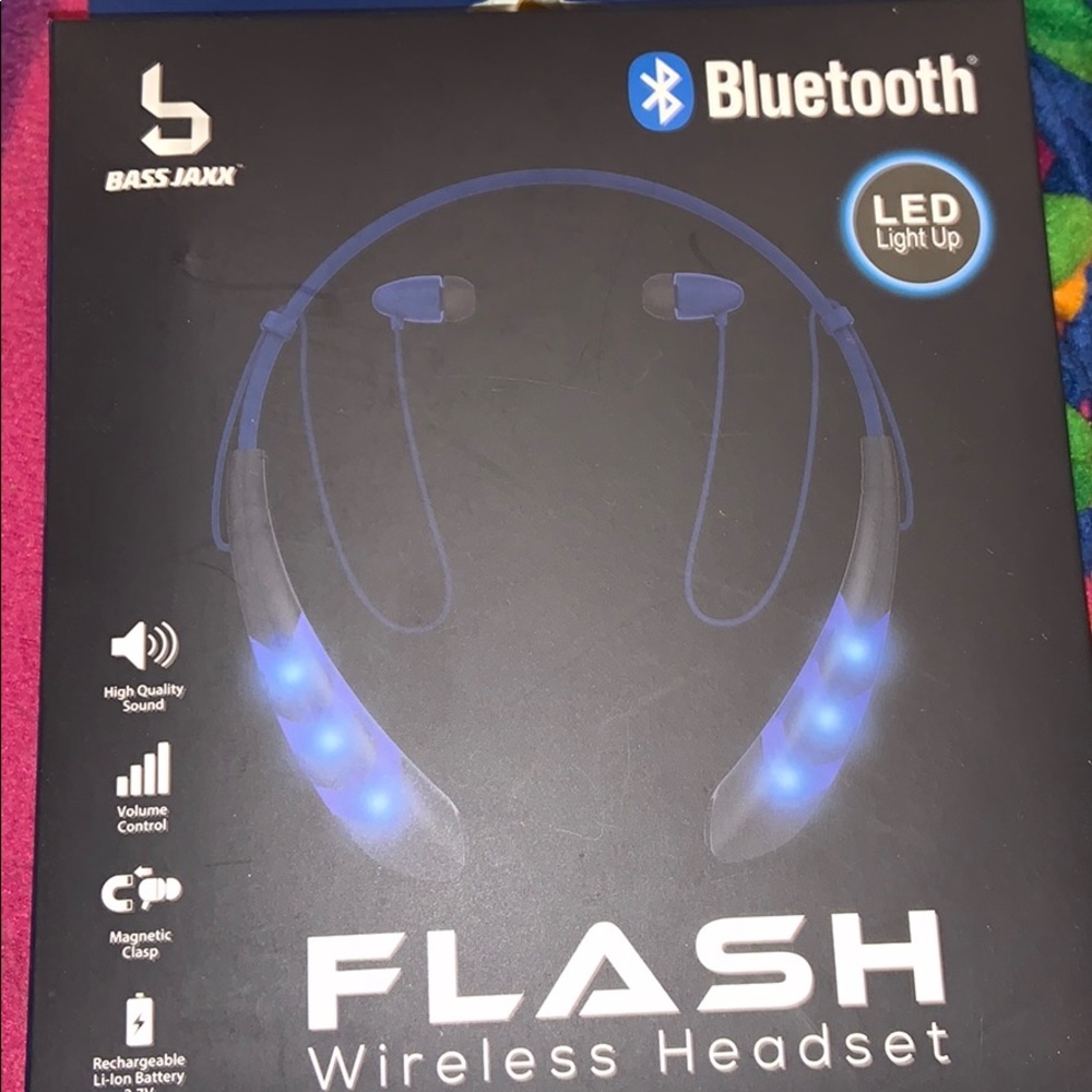 WIRELESS HEADPHONES